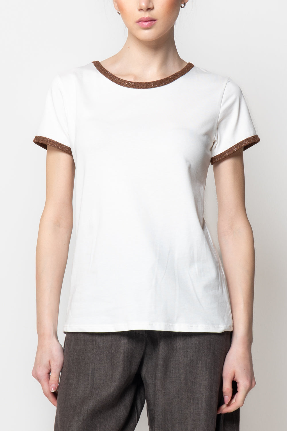 T-shirt con Profili a Contrasto