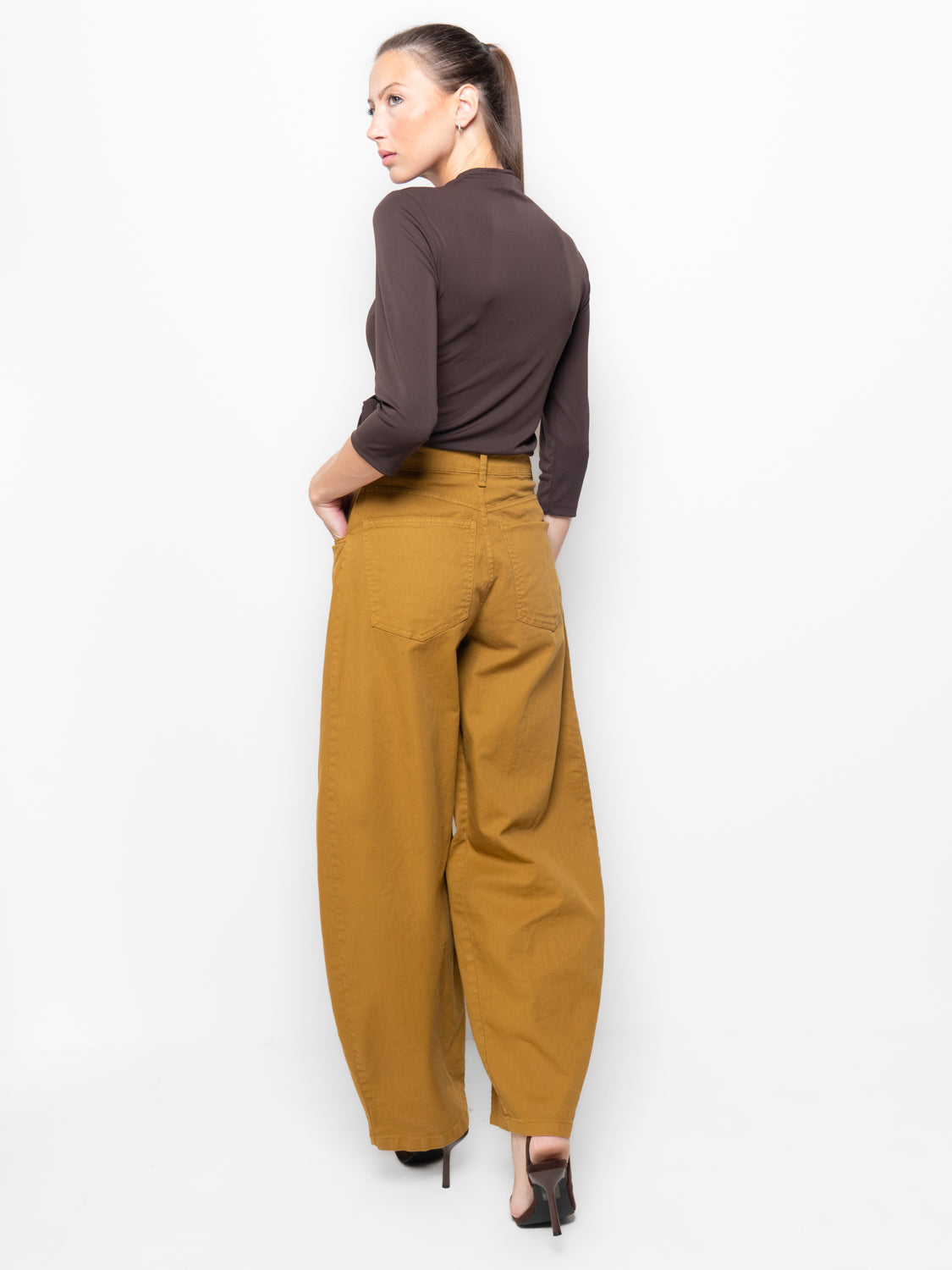 Pantalone cargo verde militare con cintura