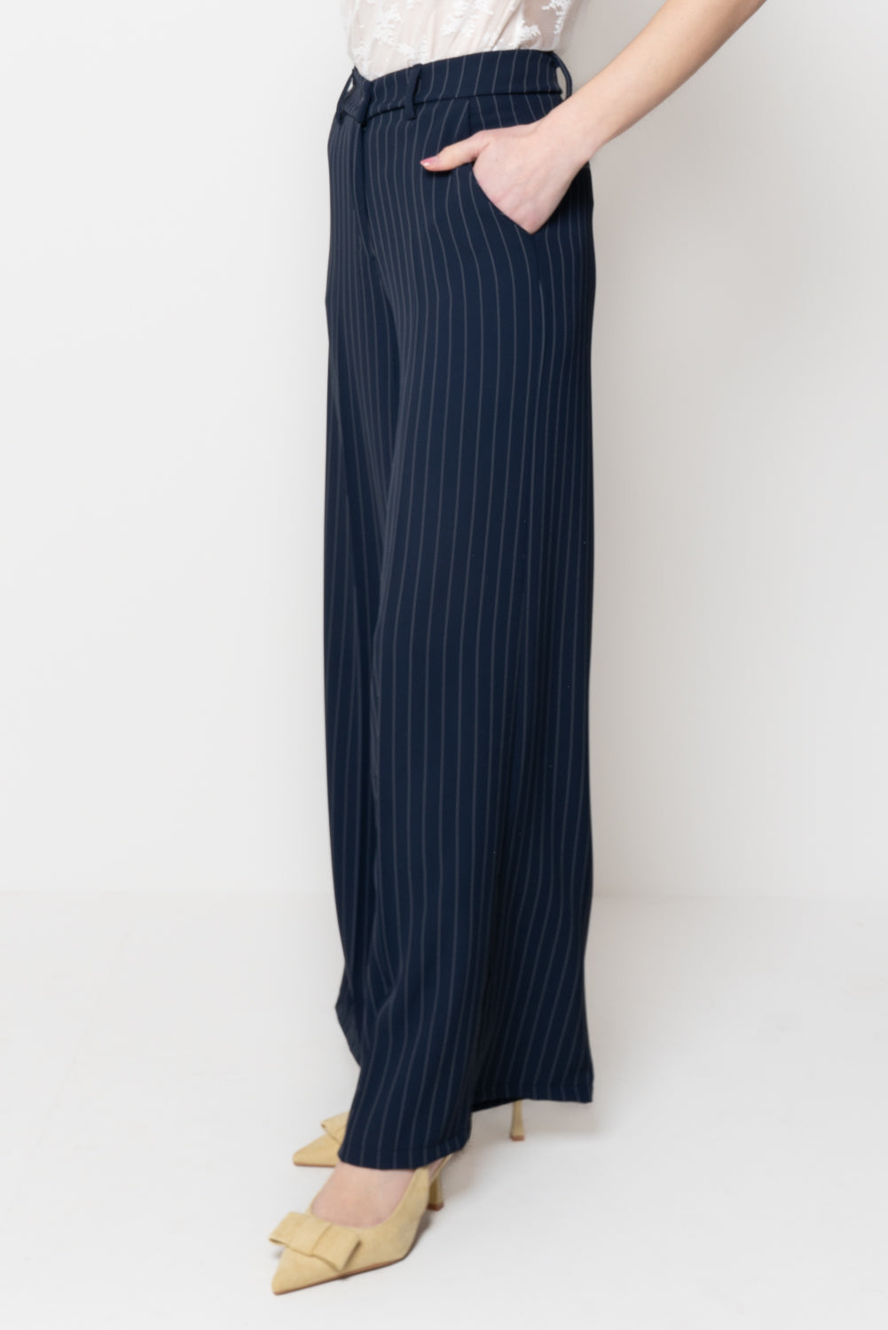 Pantaloni in fluido gessato