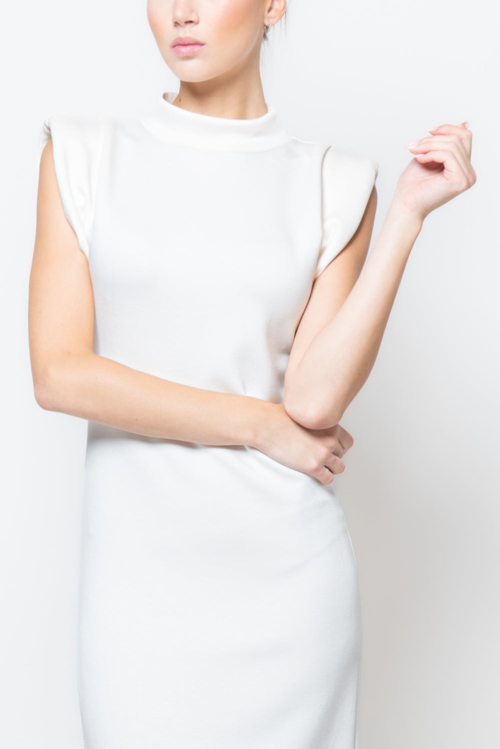 Abito con collo a cratere