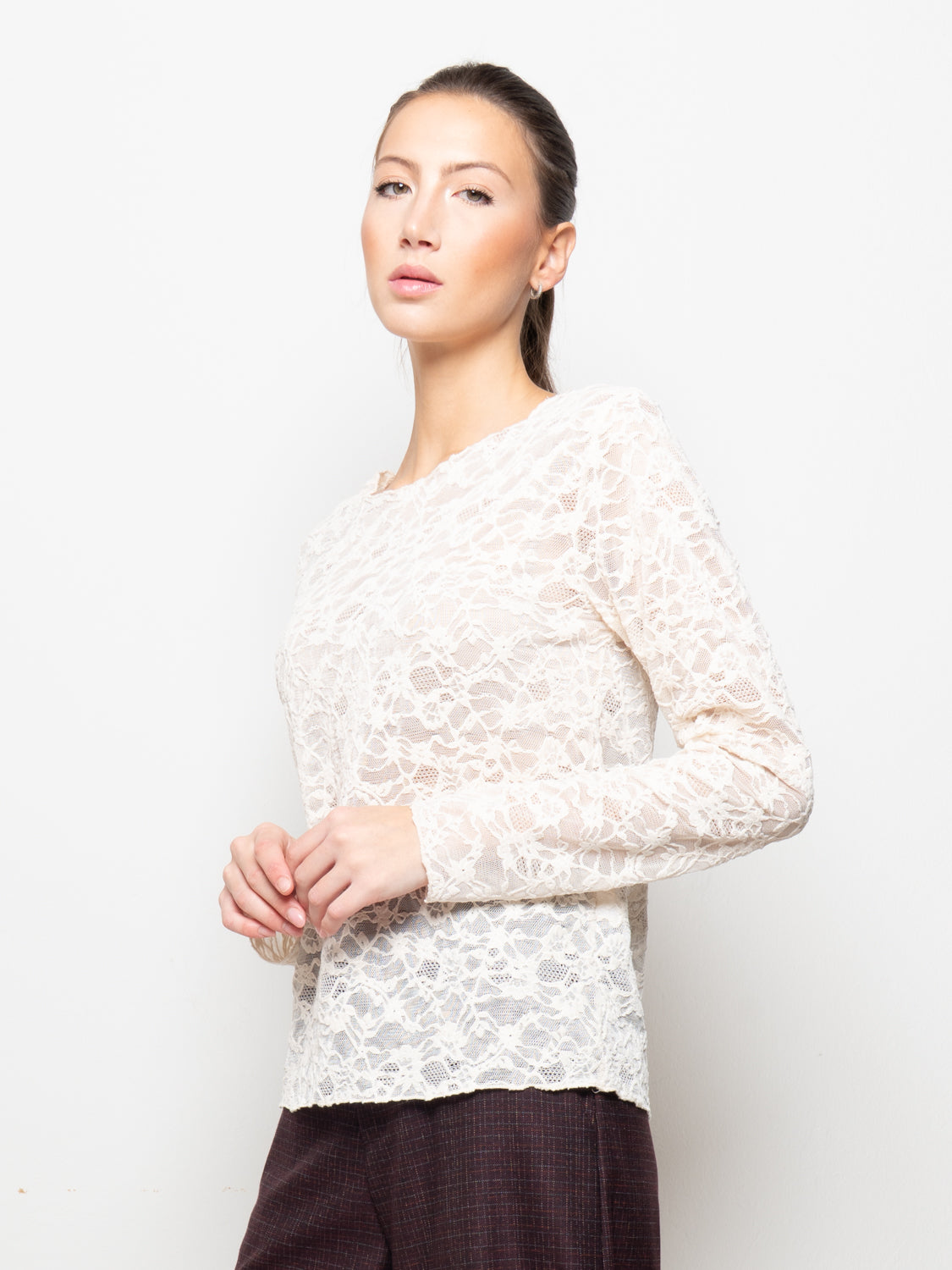 Blusa in pizzo macramè a maniche lunghe