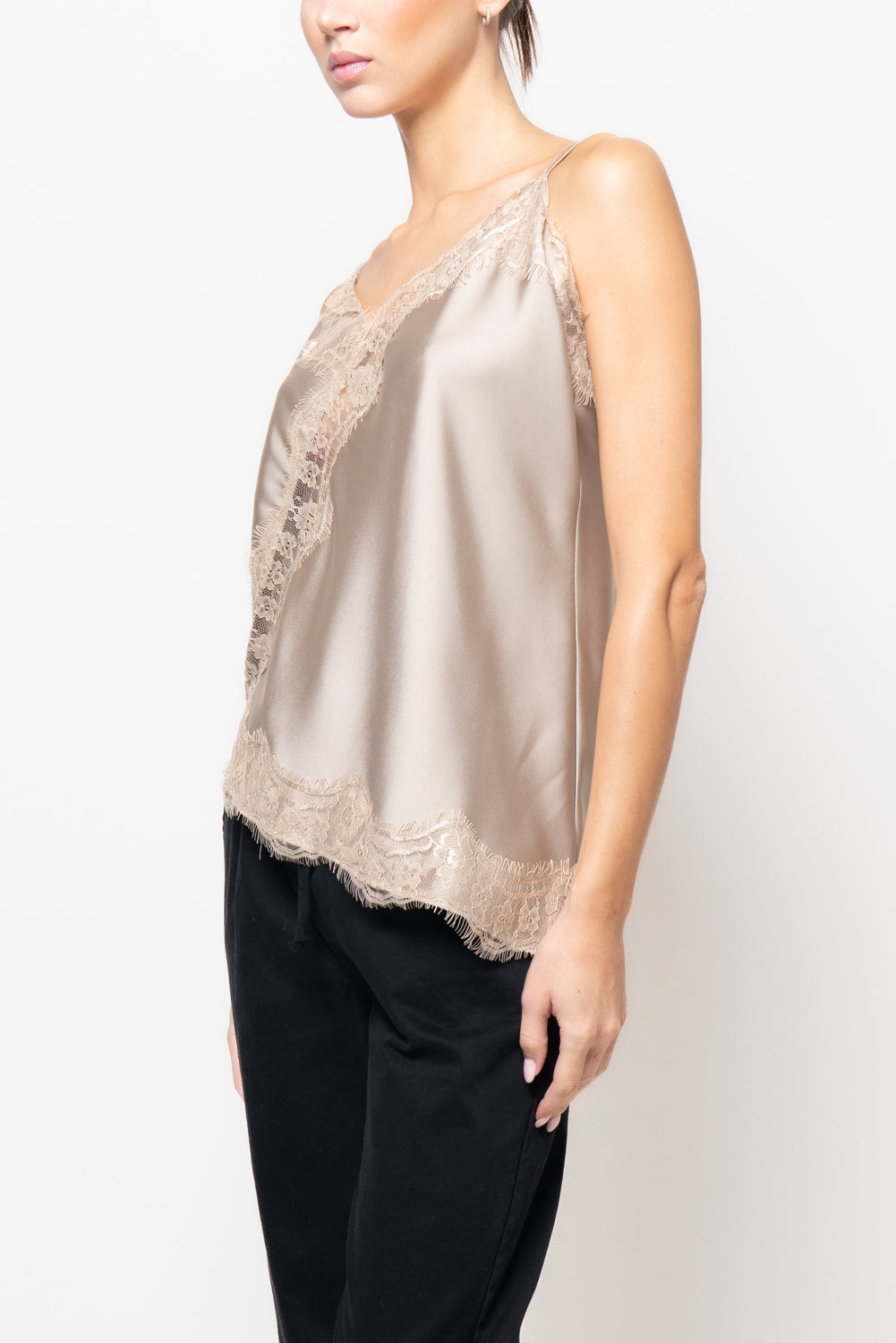 Top in satin con intarsi in pizzo