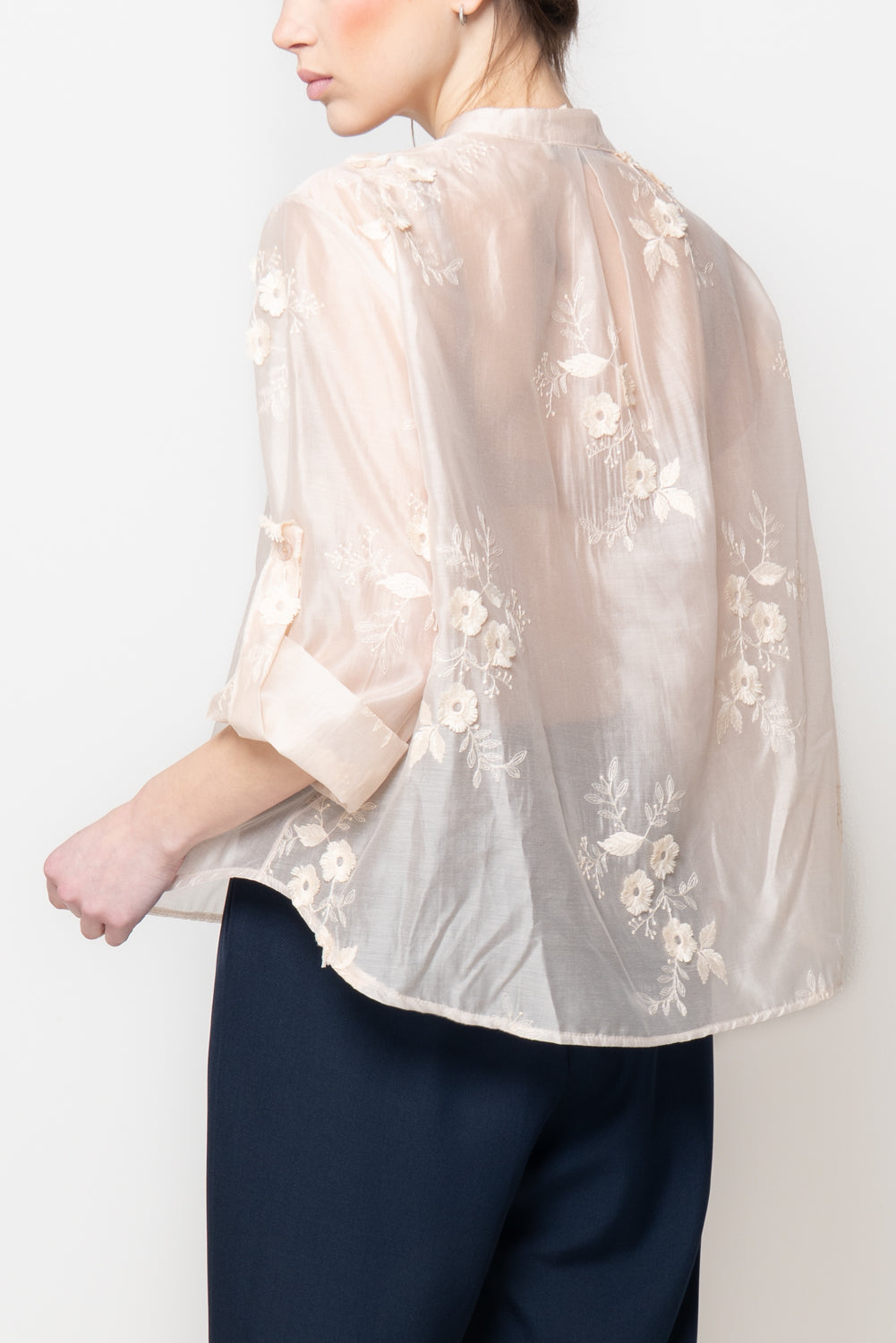 Camicia con Ricami Floreali