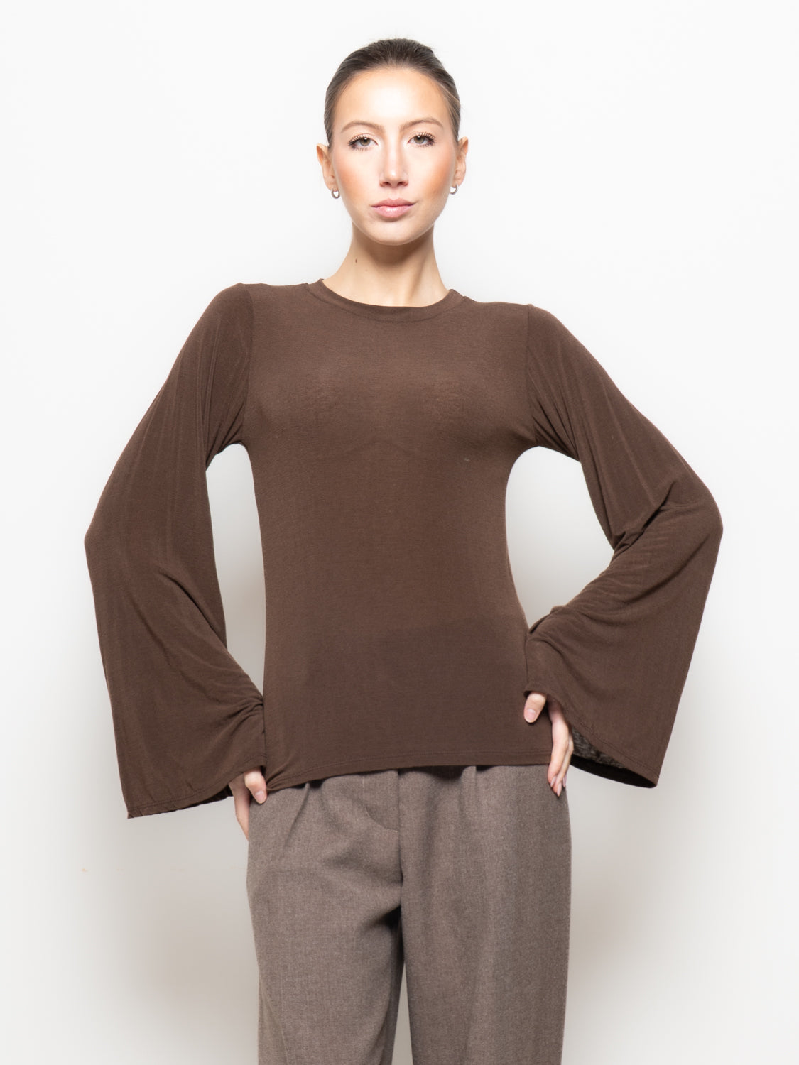 T shirt misto cashmere con manica svasata