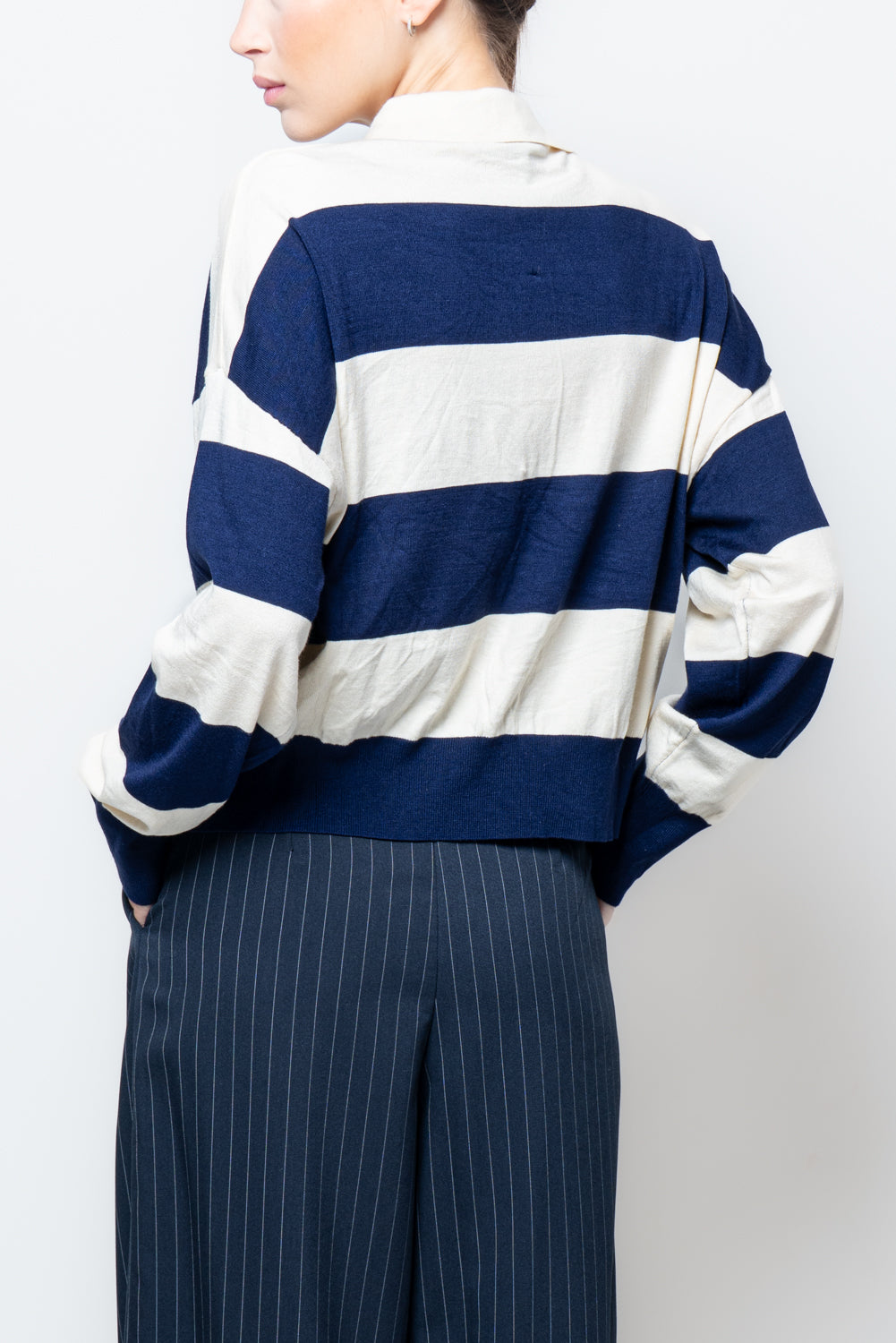 Maglia con colletto a righe