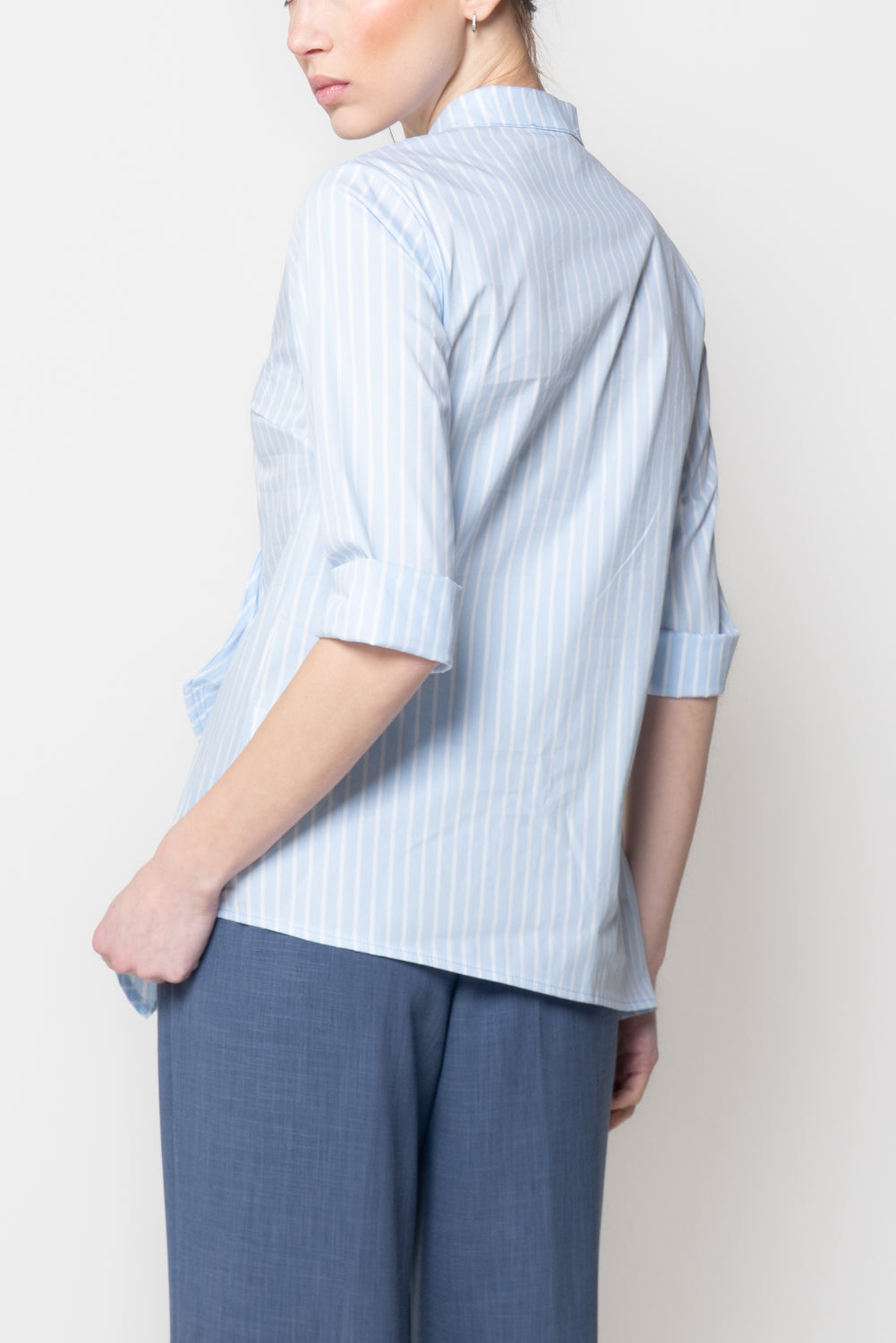 Camicia alla coreana asimmetrica