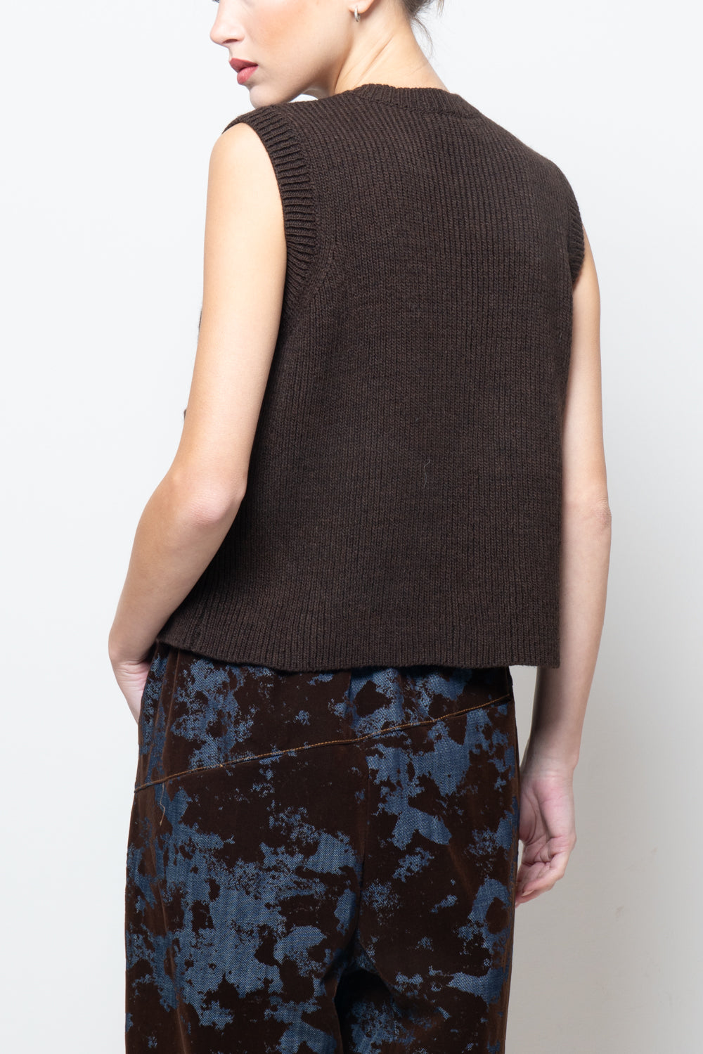 Gilet paricollo con bottoni