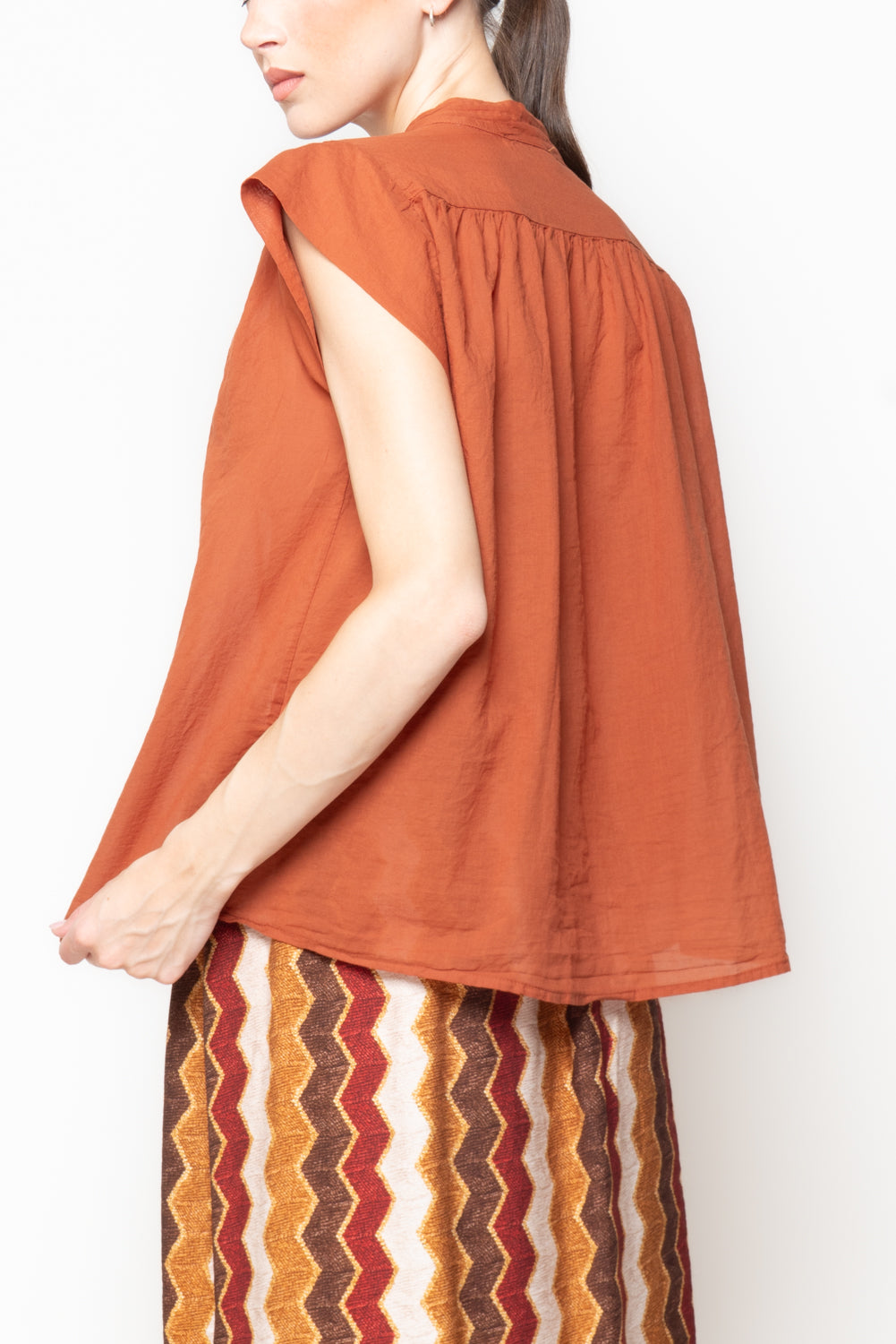 Blusa in mussola alla coreana