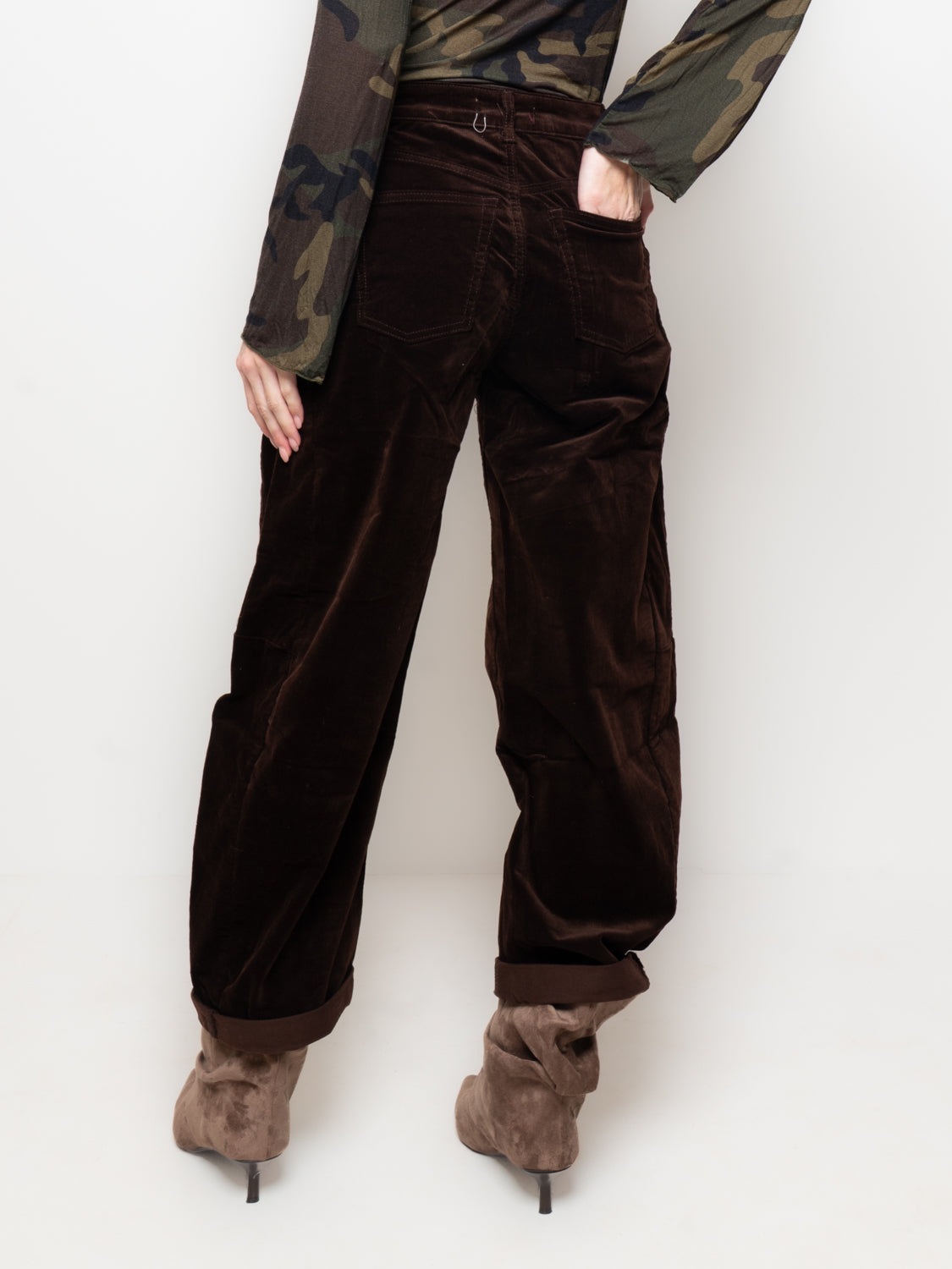 Pantalone ampio in velluto a coste