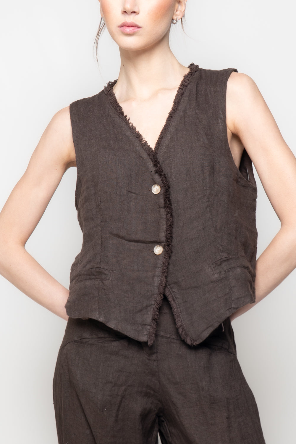 Gilet in 100% Lino con bordi sfrangiati