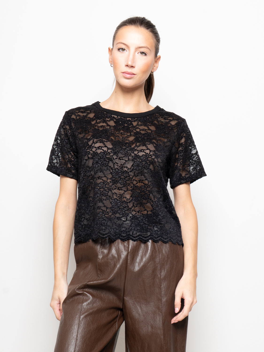 Top in pizzo macramè