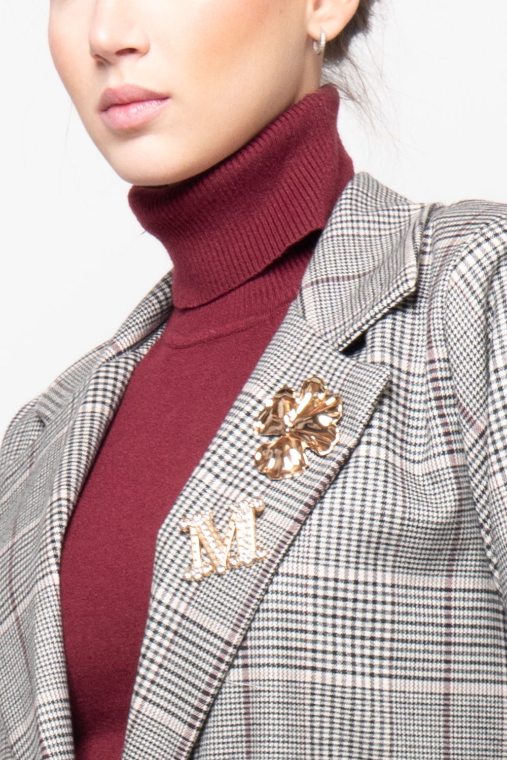 Giacca principe di galles con spille