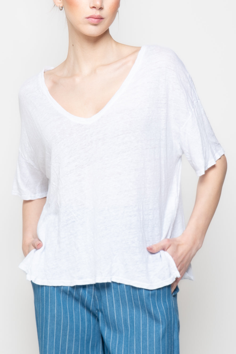 T-shirt scollo a V 100% lino