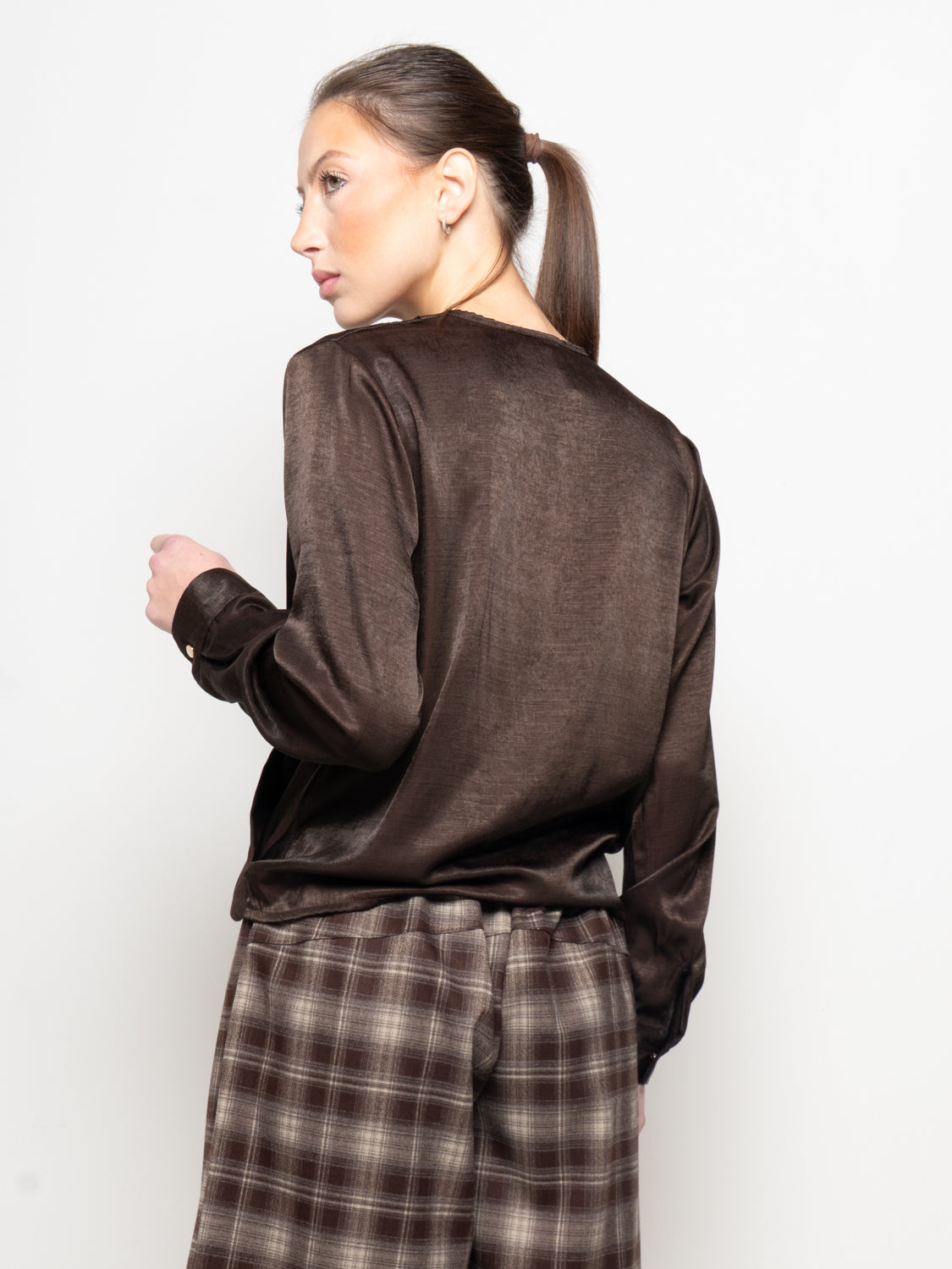 Blusa in satin a portafoglio