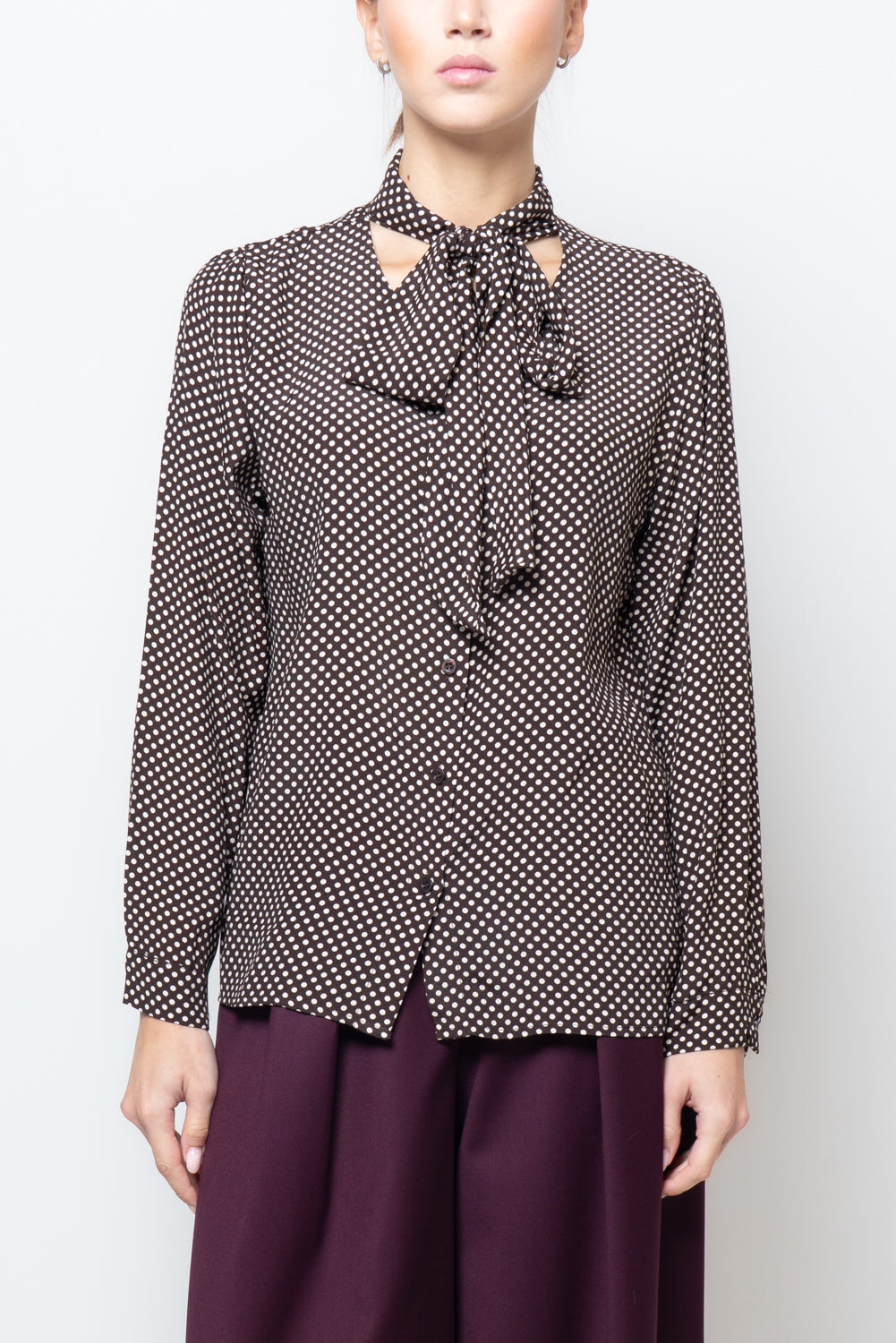 Camicia a pois con fiocco