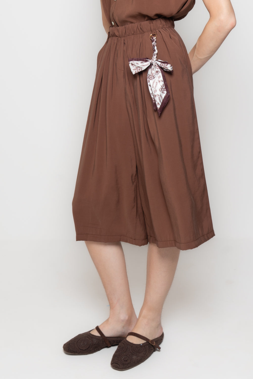 Bermuda Fluido con Foulard