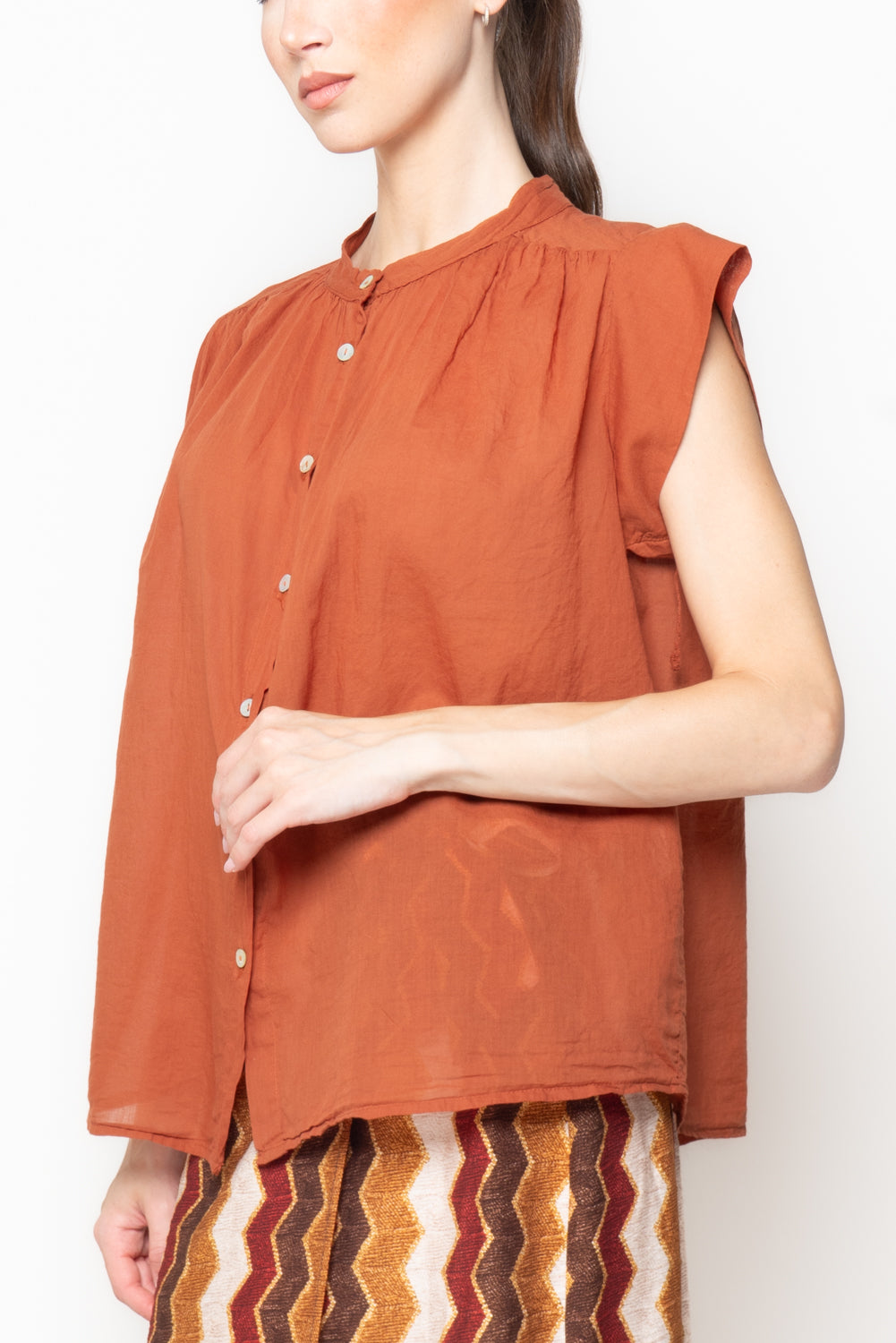 Blusa in mussola alla coreana