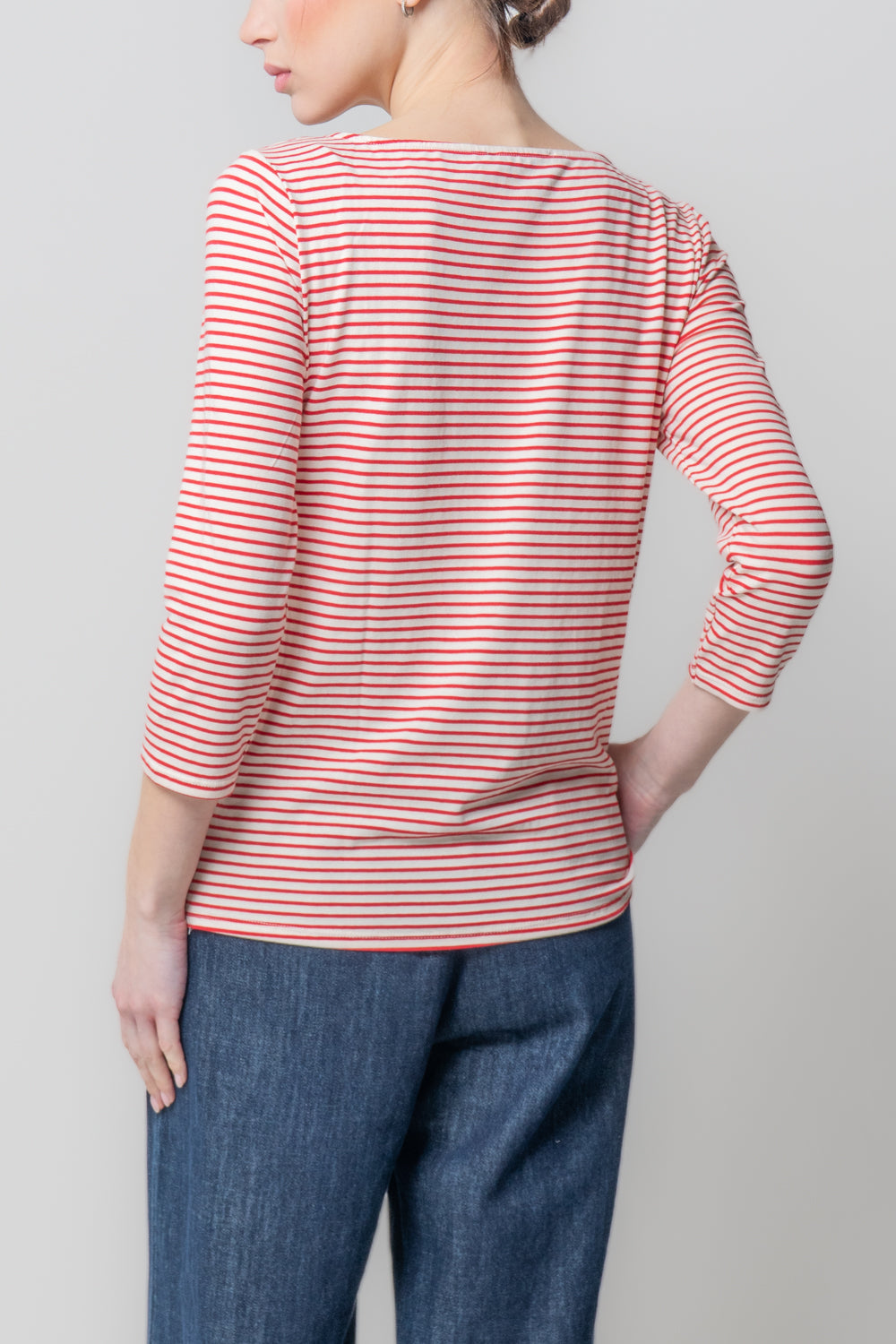 Maglia a Righe Sottili con Spacchetti