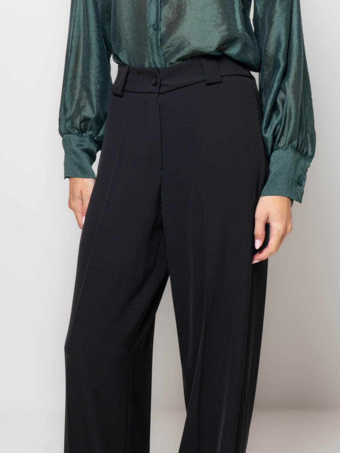 Palazzo in tessuto fluido