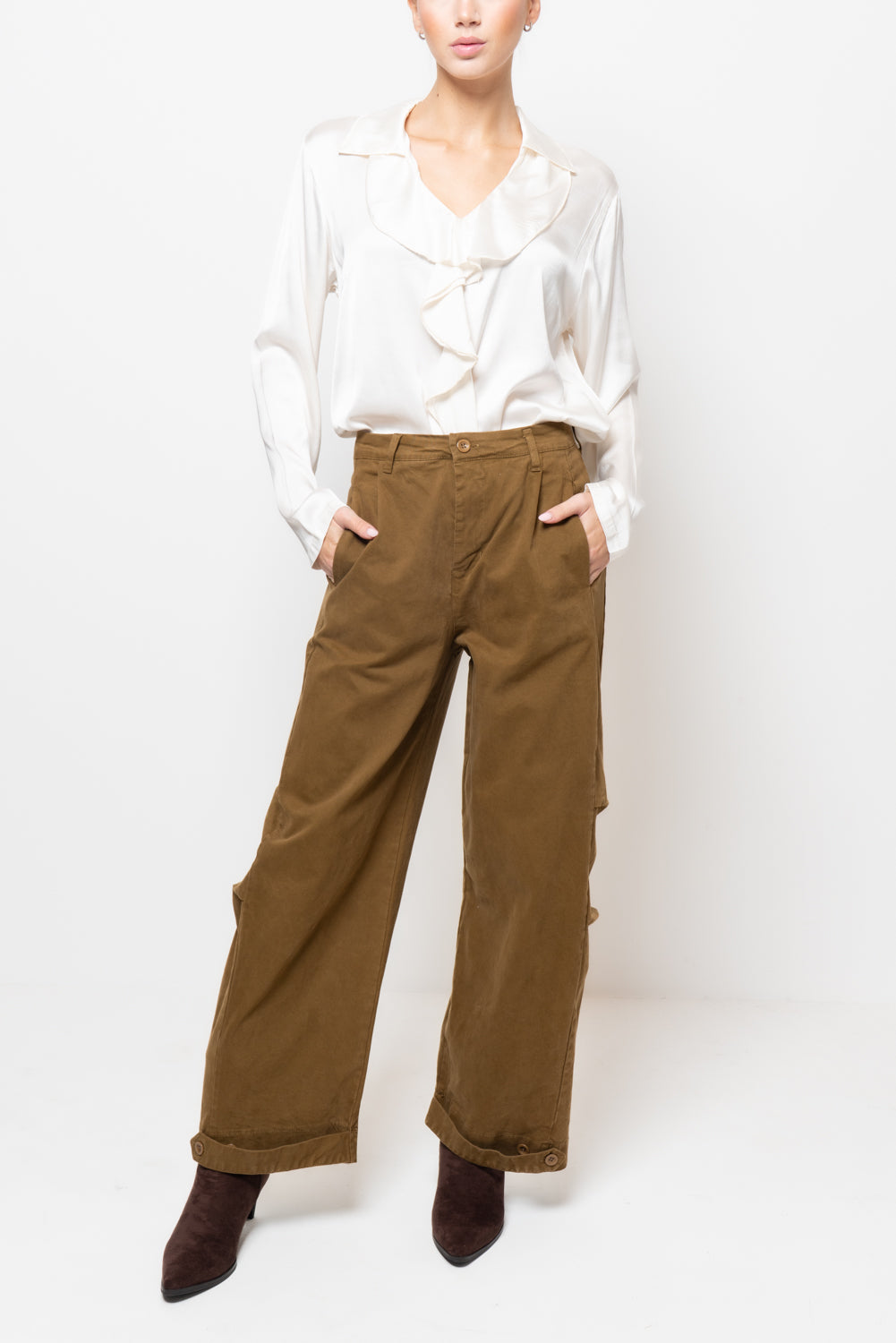 Barrel con bottone alla caviglia