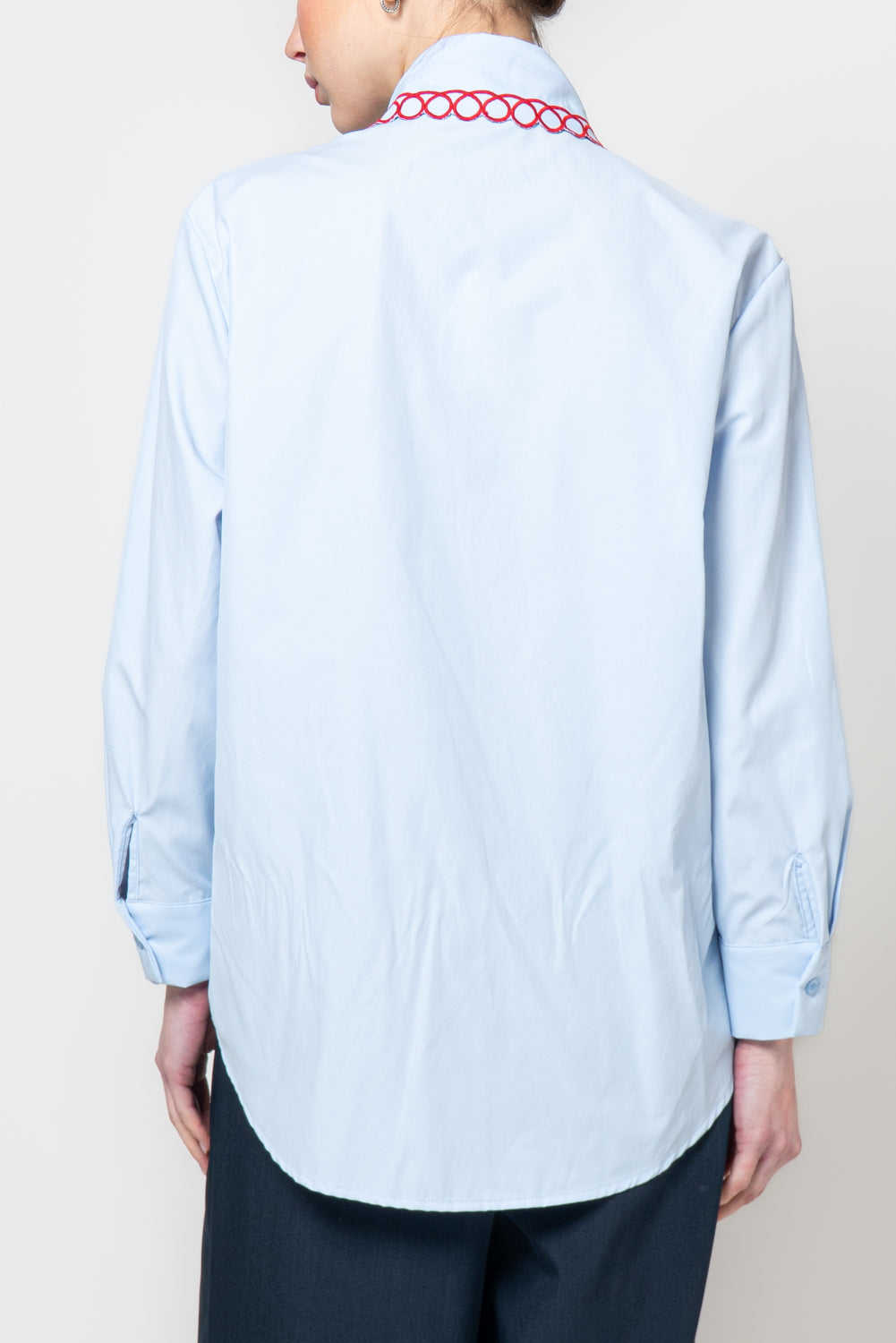 Camicia ampia con ricamo