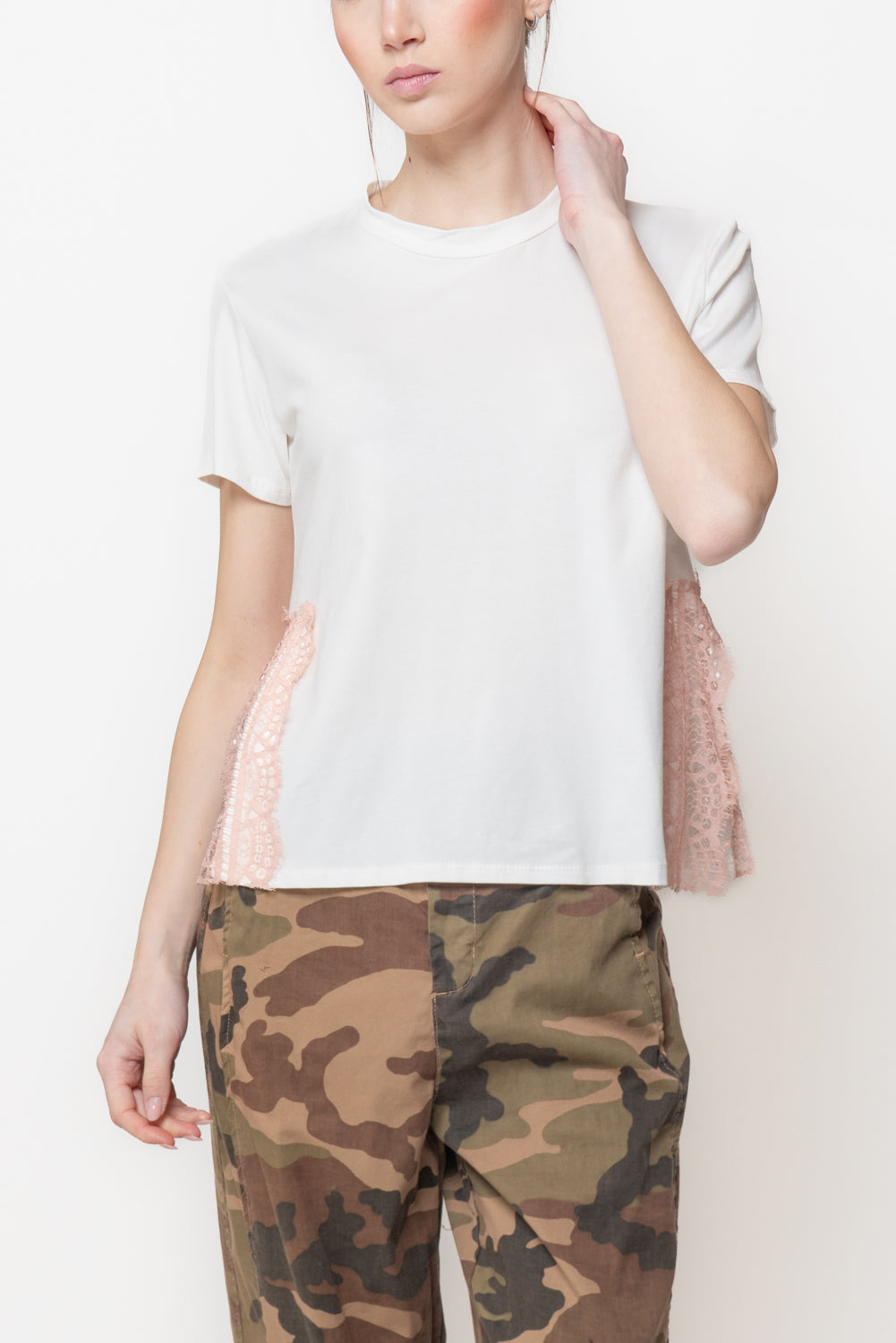 T-shirt con Intarsi in Pizzo