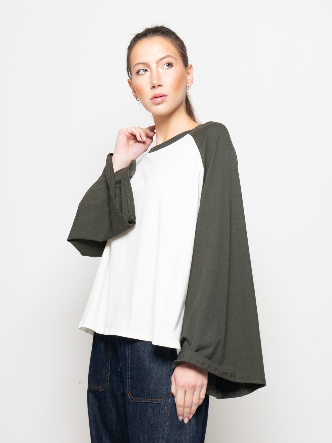T- Shirt con manica Svasata bicolore