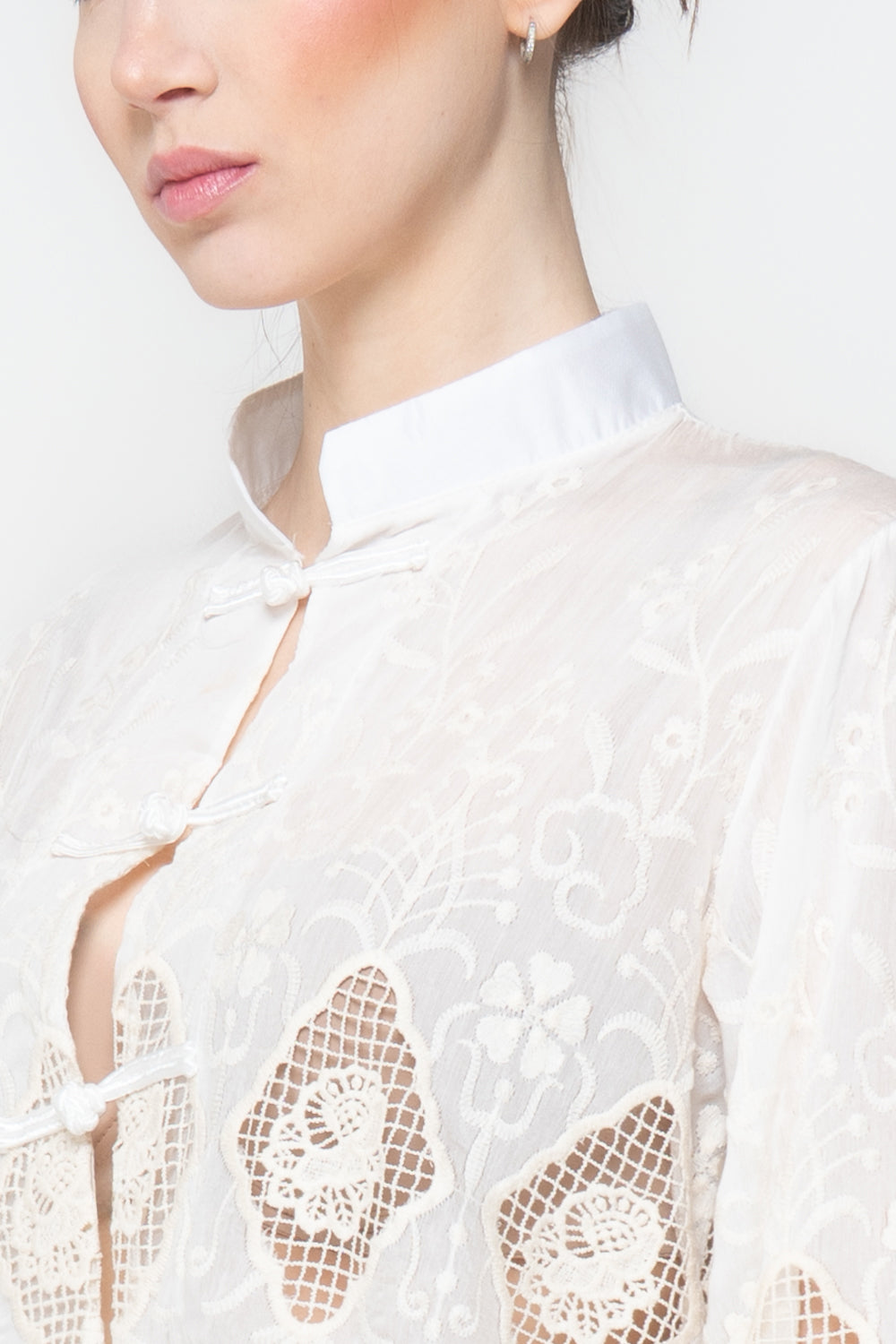 Camicia in Pizzo con Alamari