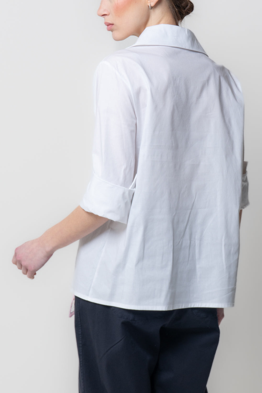 Camicia con Scollo a V e Cannoncino