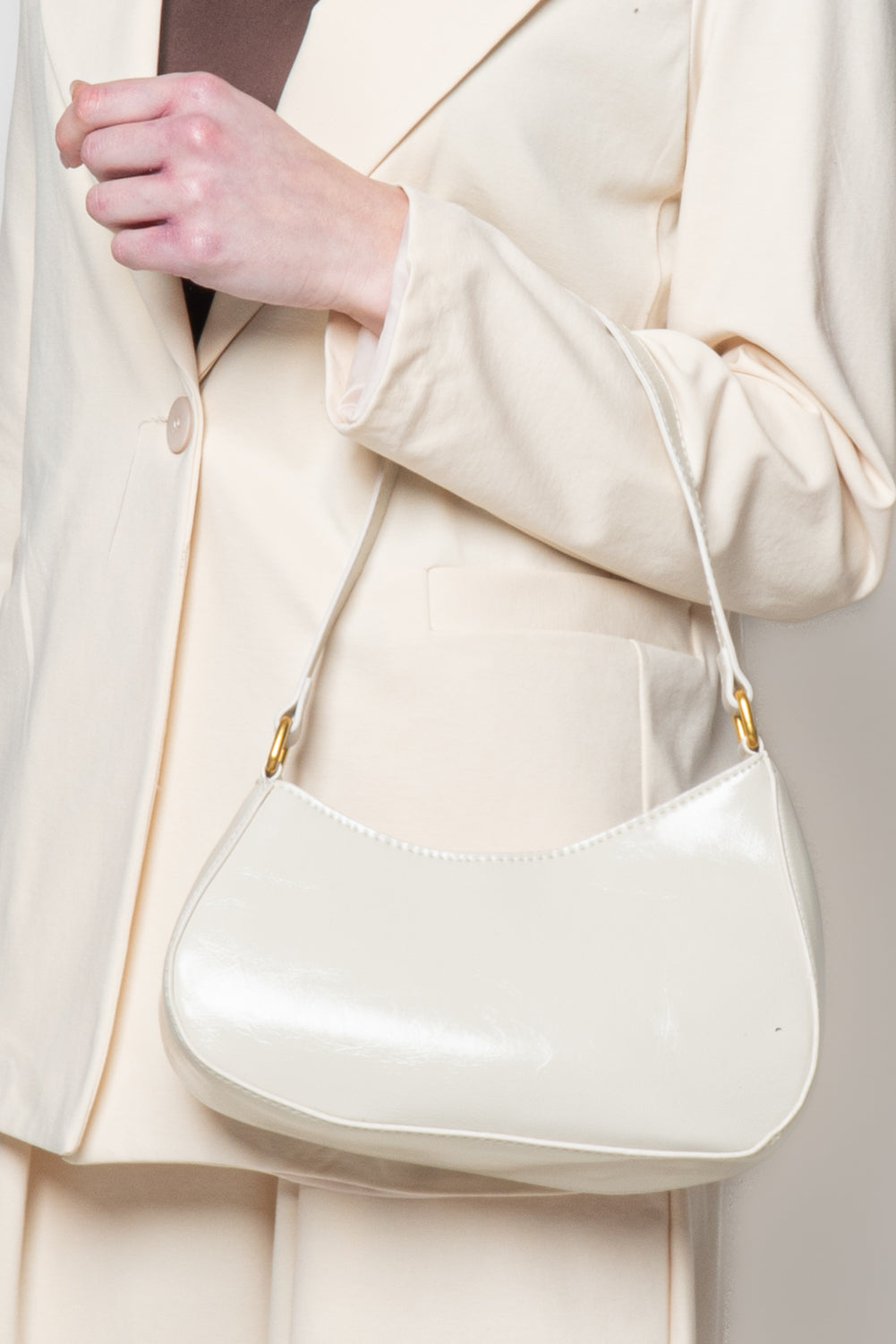 Tracolla con forma stondata