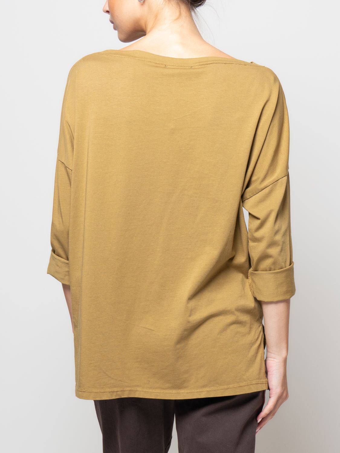 T shirt a manica lunga con scollo a barca