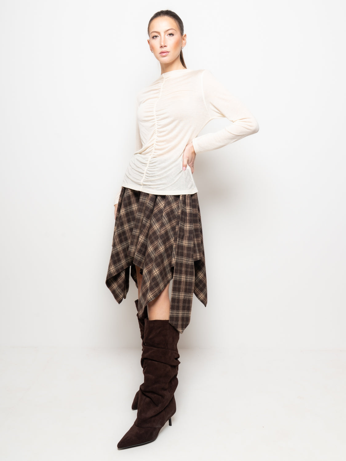 Top con scollo a goccia arricciato