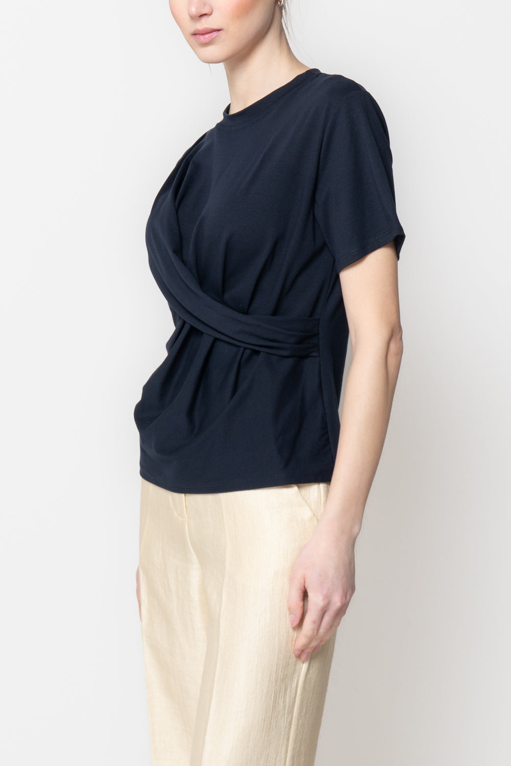 T-shirt con drappeggio