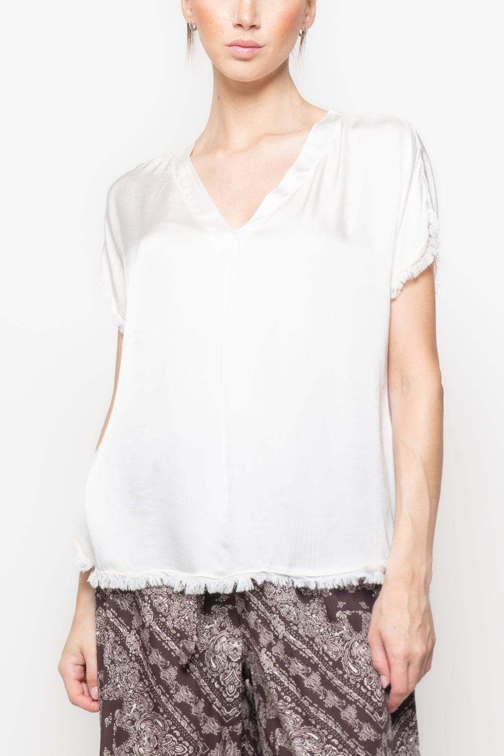 Top in satin scollo a V