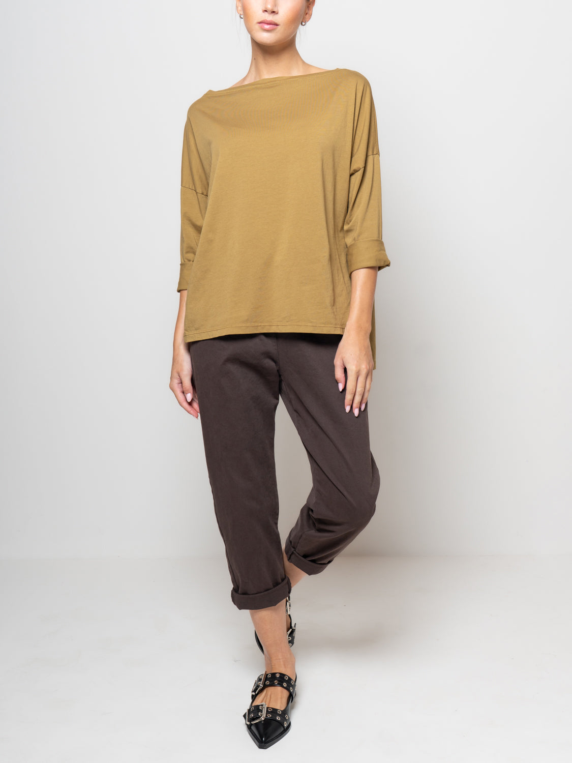 T shirt a manica lunga con scollo a barca