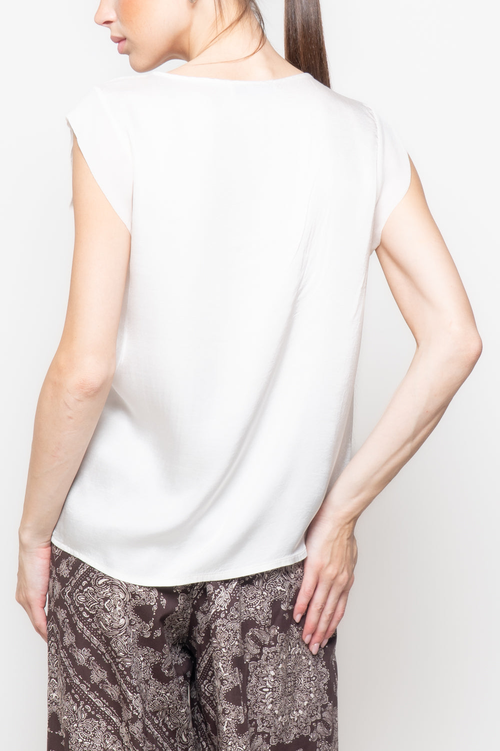 Top in satin paricollo