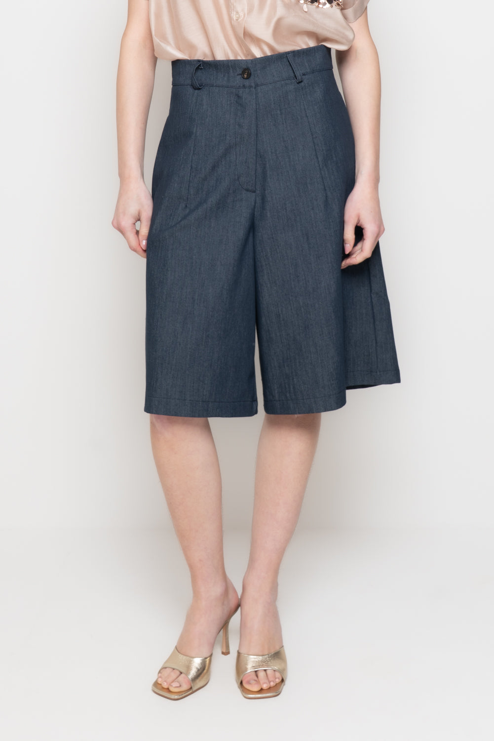Bermuda in denim con Pences