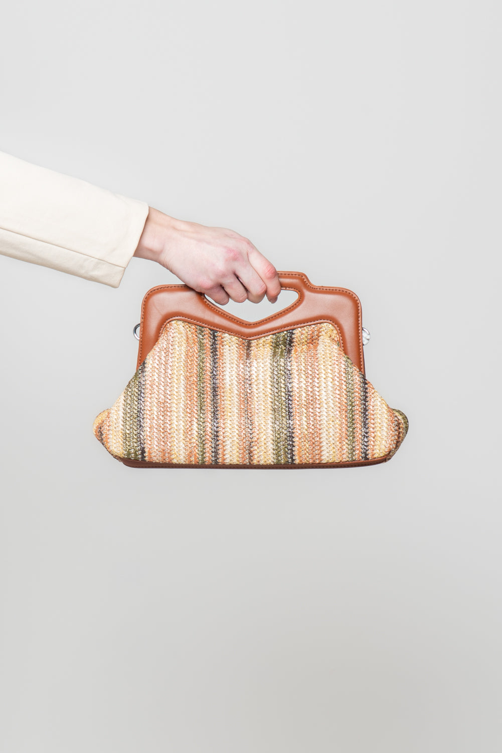 Pochette in raffia rigata