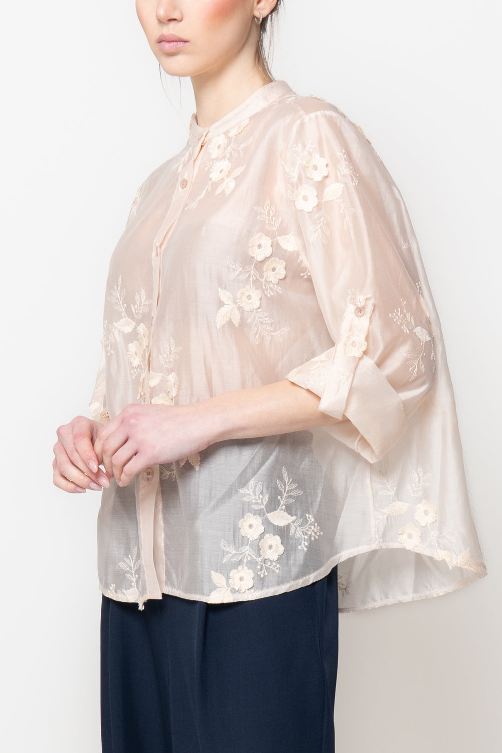 Camicia con Ricami Floreali