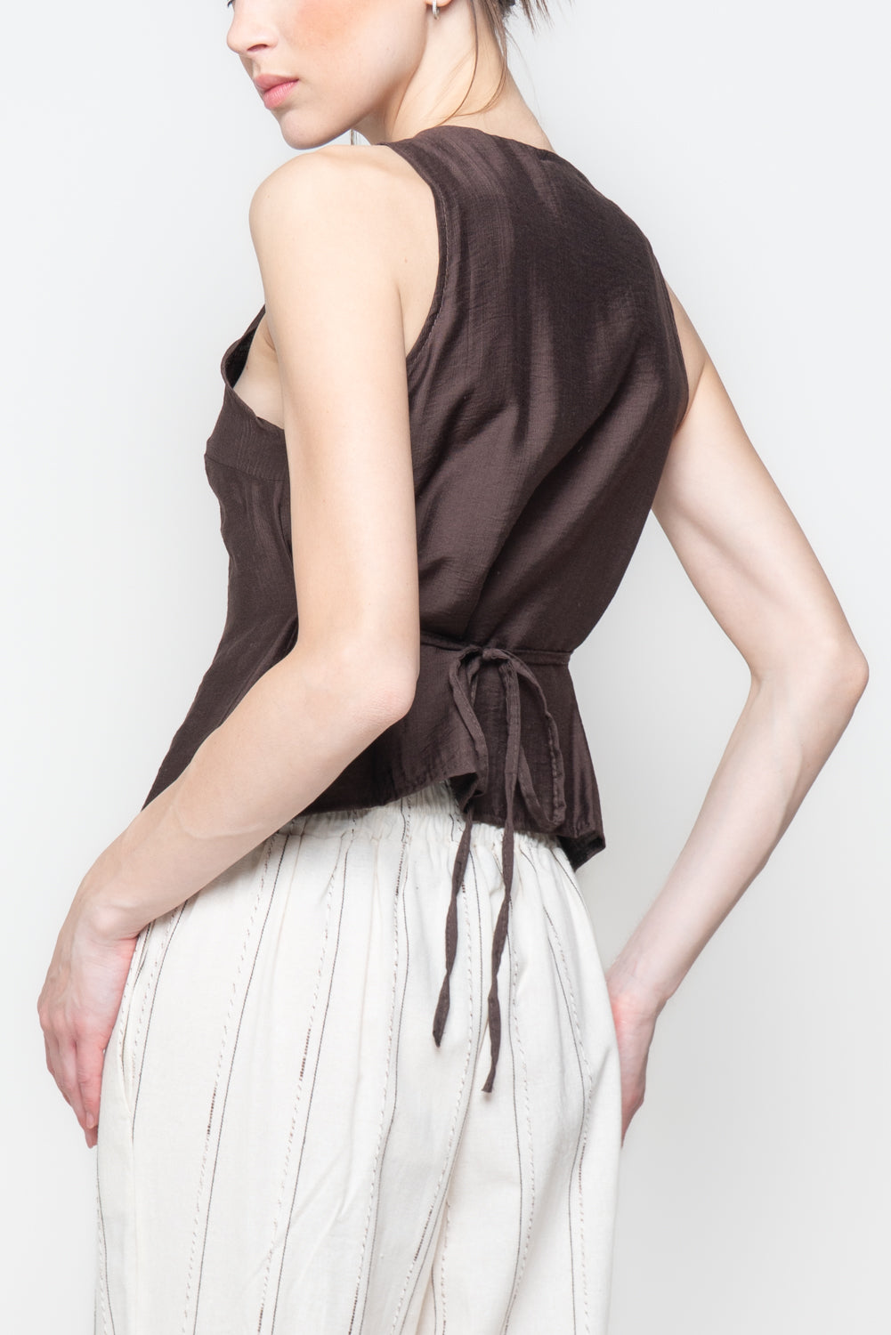 Gilet in Stile Orientale con Chiusura ad Alamari