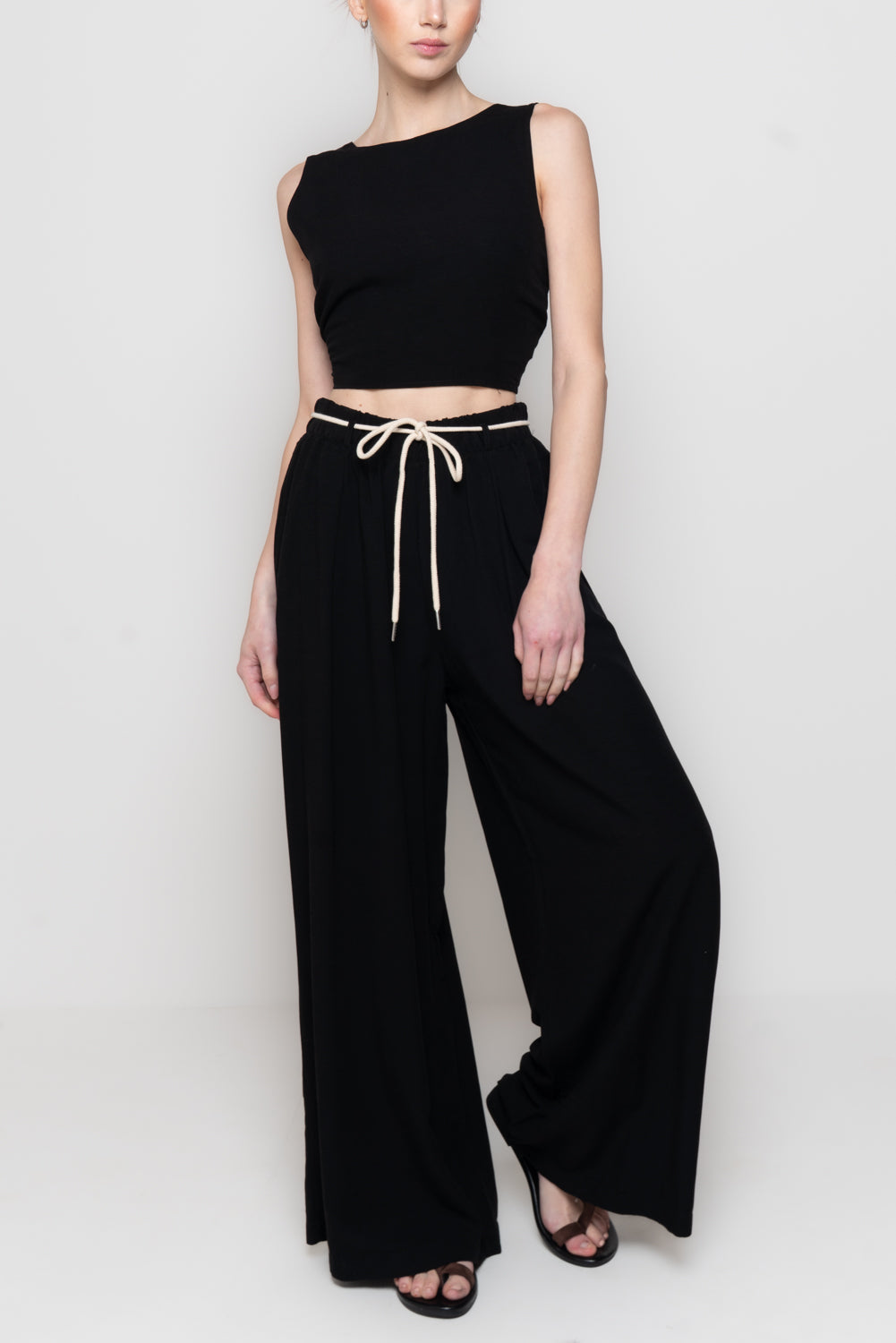 Pantalone palazzo in misto lino con cinturino
