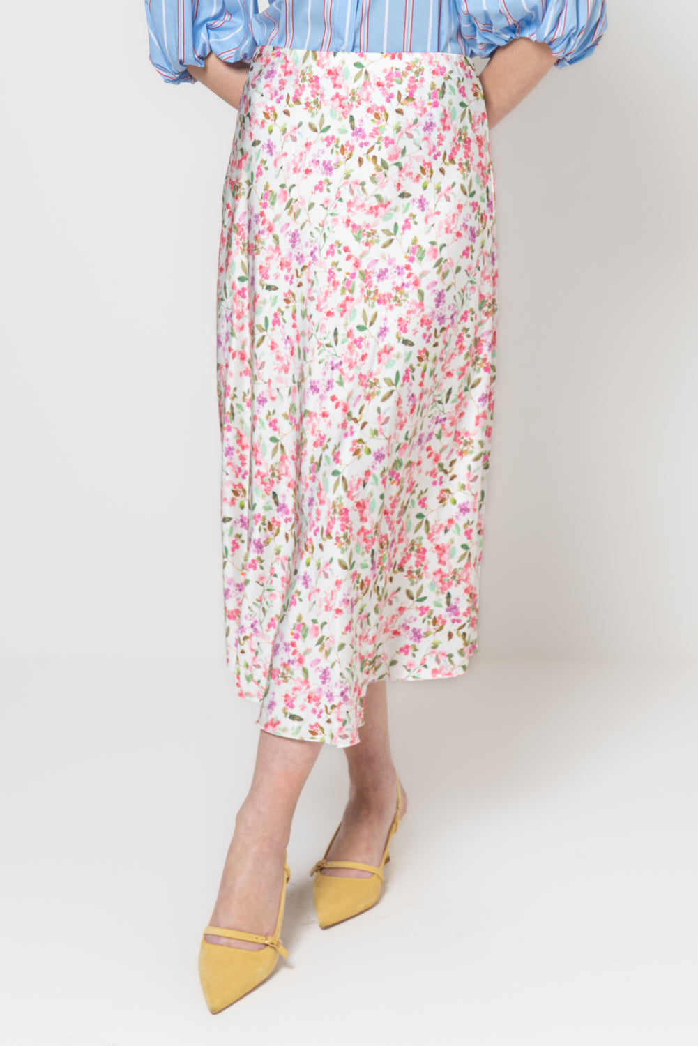 Gonna satin con fiori