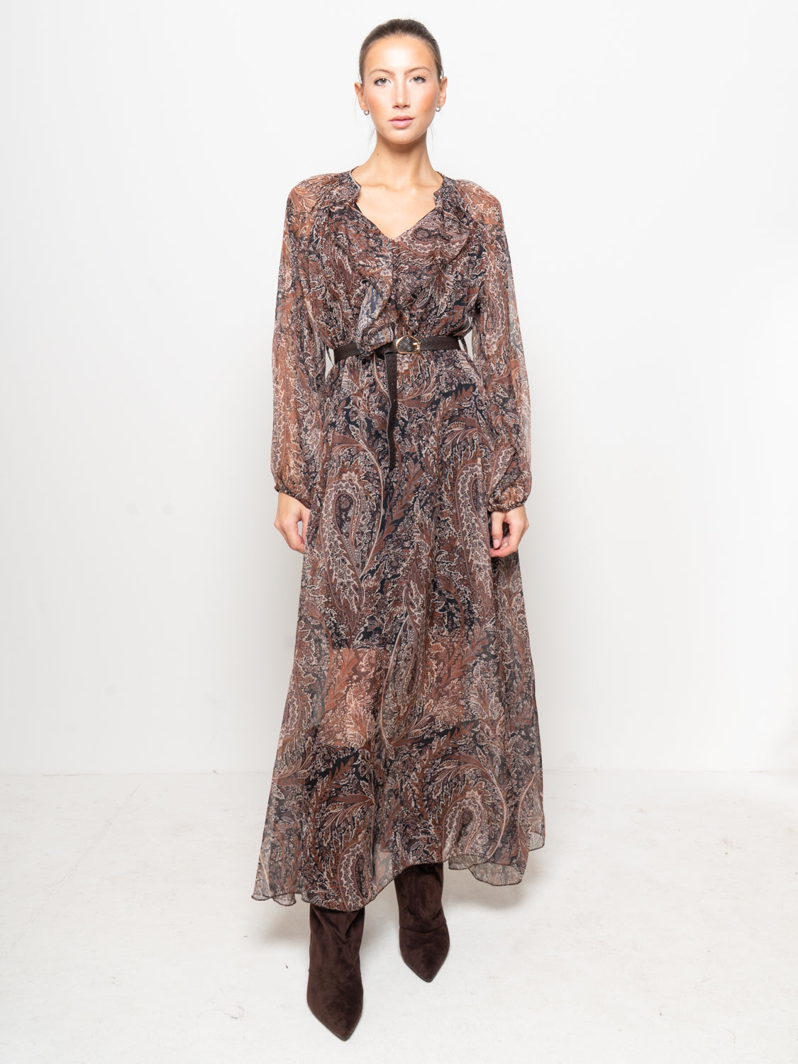 Abito lungo in chiffon fantasia paisley con cintura