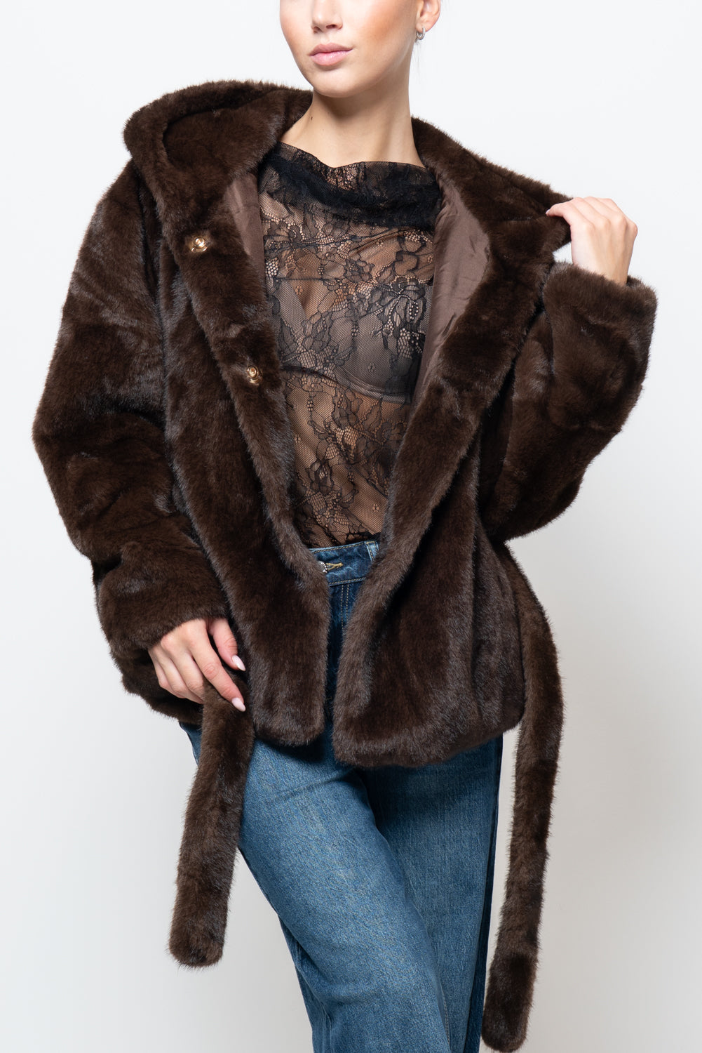 Pelliccia con cappuccio