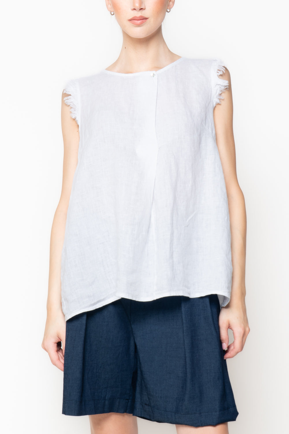 Top in lino con bugia