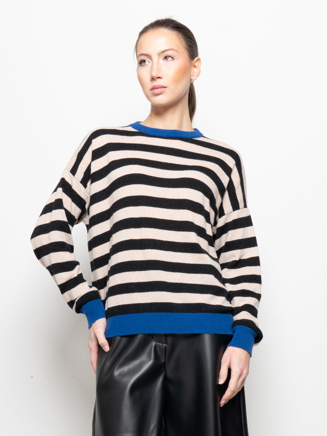 Maglia misto cachemire con profilo a contrasto