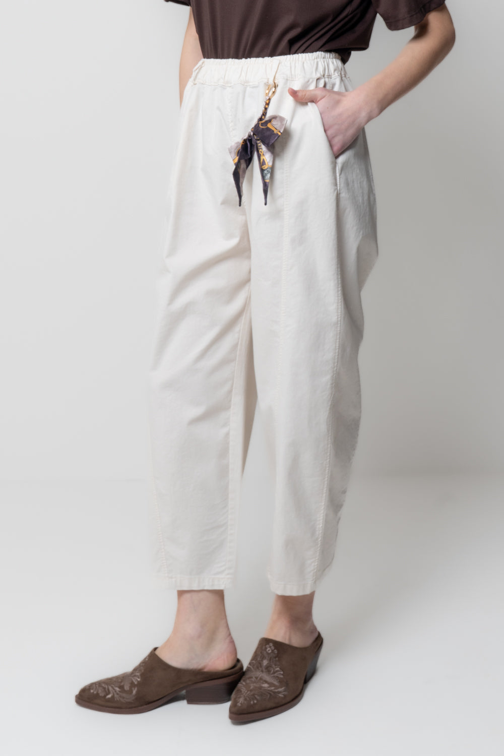 Pantalone a Carota con Foulard