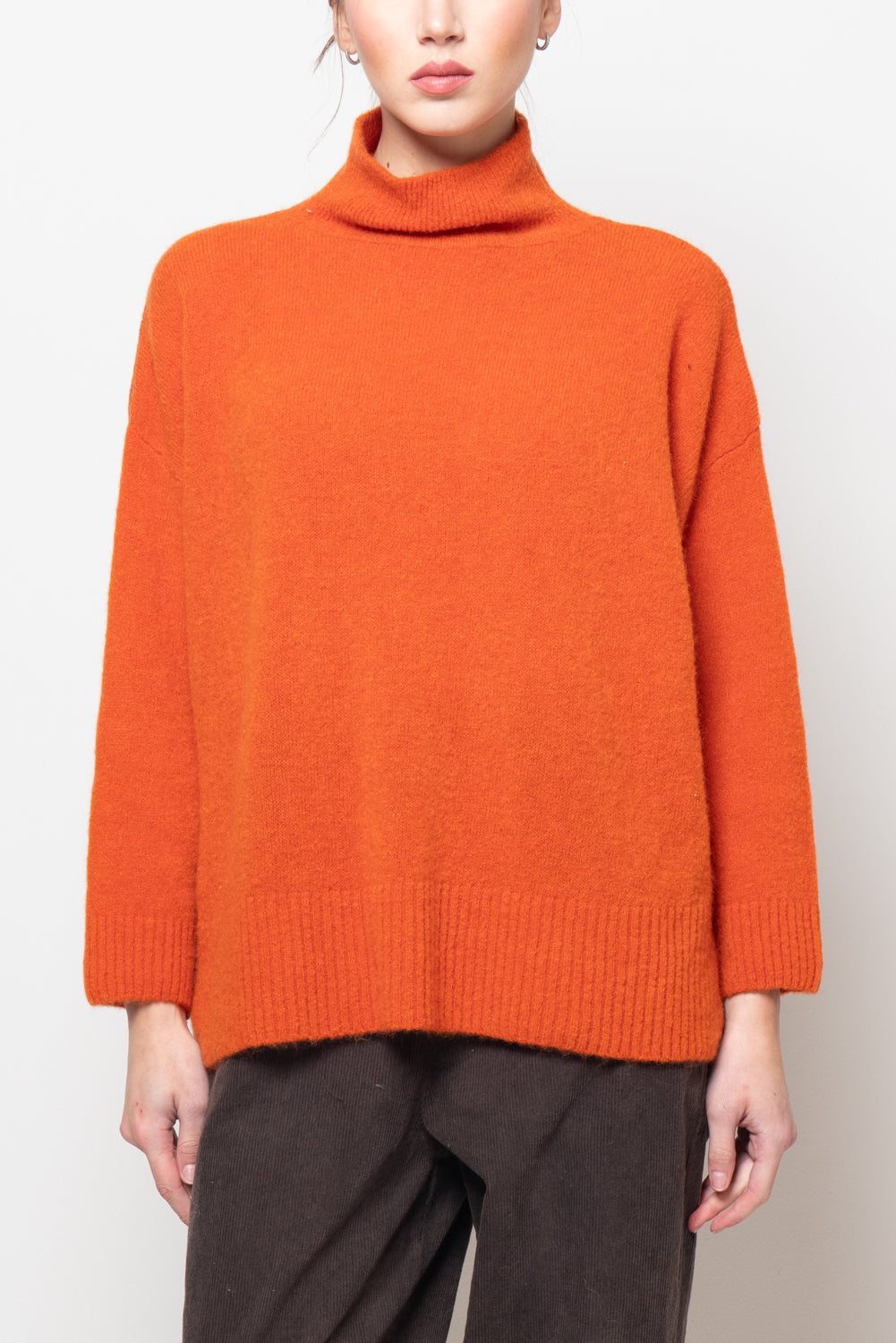 Maglia ampia con collo a cratere