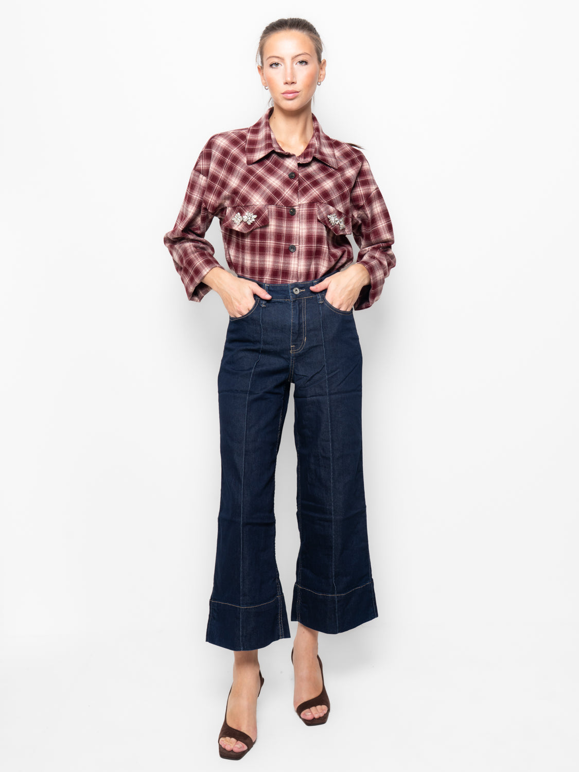 Jeans culotte in denim scuro con cuciture a contrasto