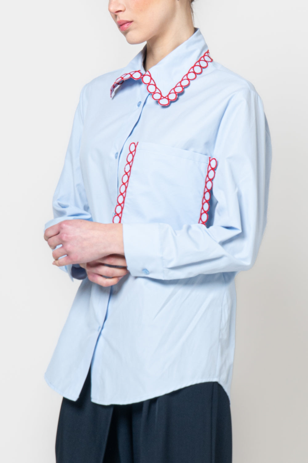Camicia ampia con ricamo